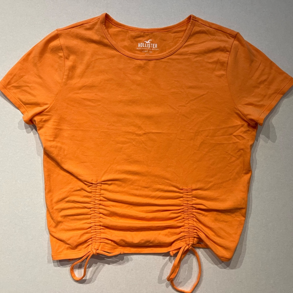 Hollister baby tee crop crop orange size large new without tags never worn